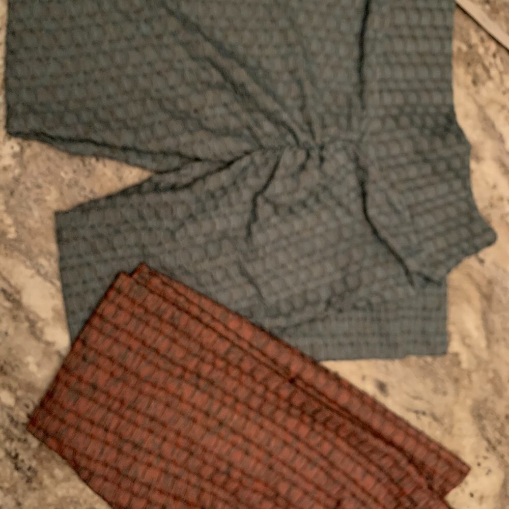 NWT COMFY N CUTE HONEYCOMB LEGGINGS